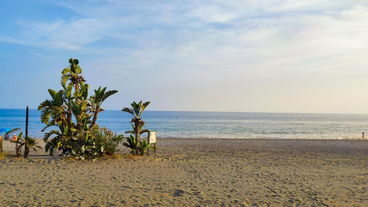 Laguna Beach Costasol - Alojamientos La Torre Torrox Kültér fotó